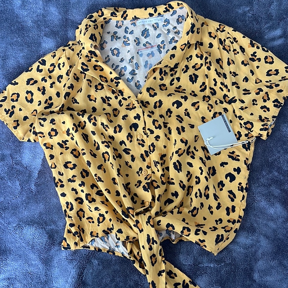 Good condition color red floral, green floral and yellow leopard